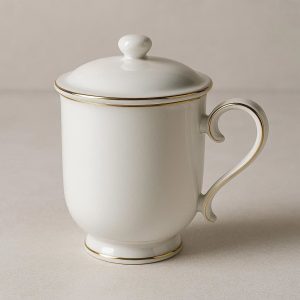 Porcelain Tea Cup with Lid - Elegant Handle Design, Heat-Resistant for Daily Use